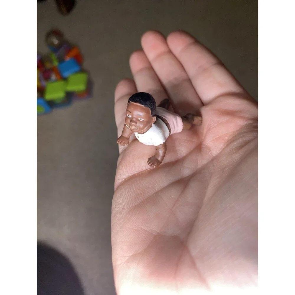 Lakeshore Learning Block Play People Figures Multi-Ethnic Family Lot Preschool